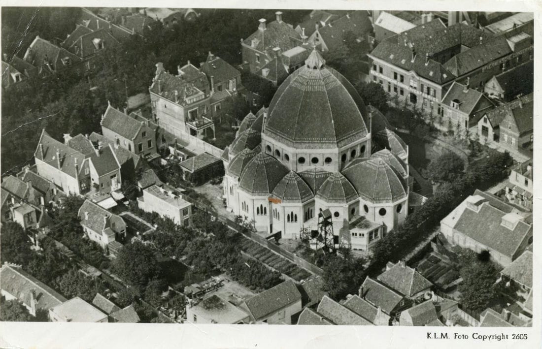 11926
